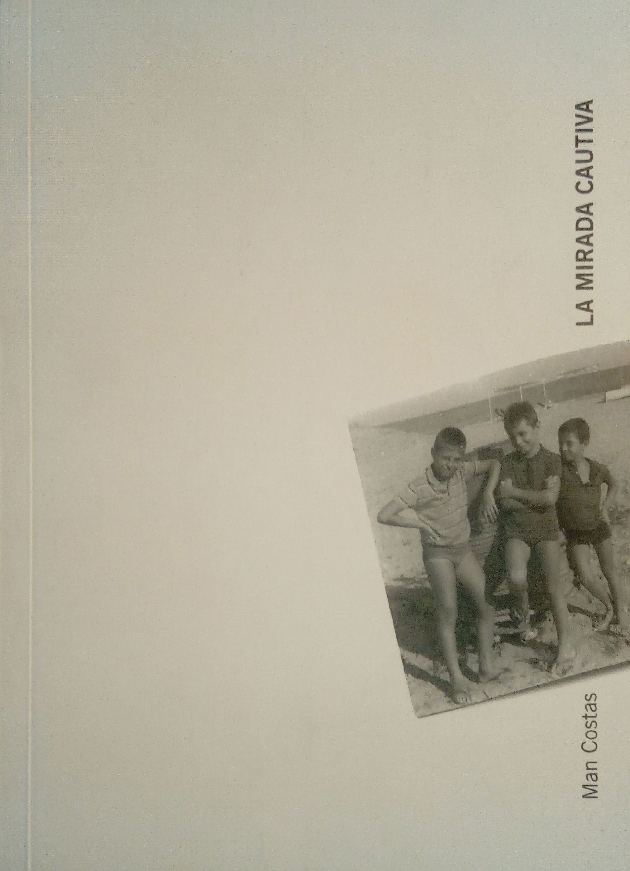 Portada de La mirada cautiva